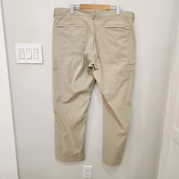 UB TECH Mens Pants Classic Fit Cream Nylon Hiking Golf Mens 38x32 (Actual 38x31) - Picture 2 of 14